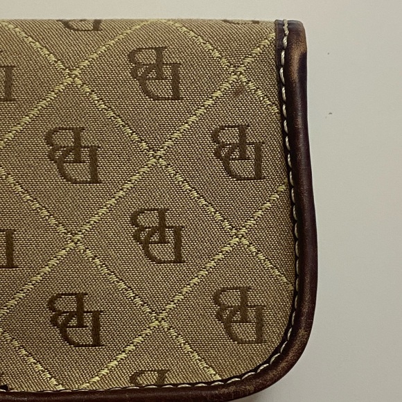 Dooney & Bourke Signature Flap Wristlet Wallet Brown Leather Trim - Picture 10 of 10